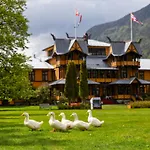 Dalen Hotel Дален